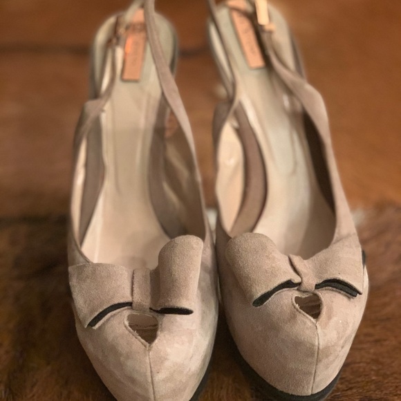 Italian Grey Suede Pumps - Picture 3 of 4